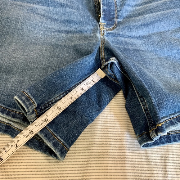 Wrangler high rise denim shorts - Picture 8 of 10